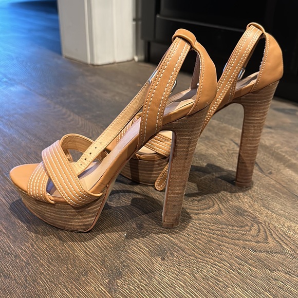 Platforms - Picture 5 of 5